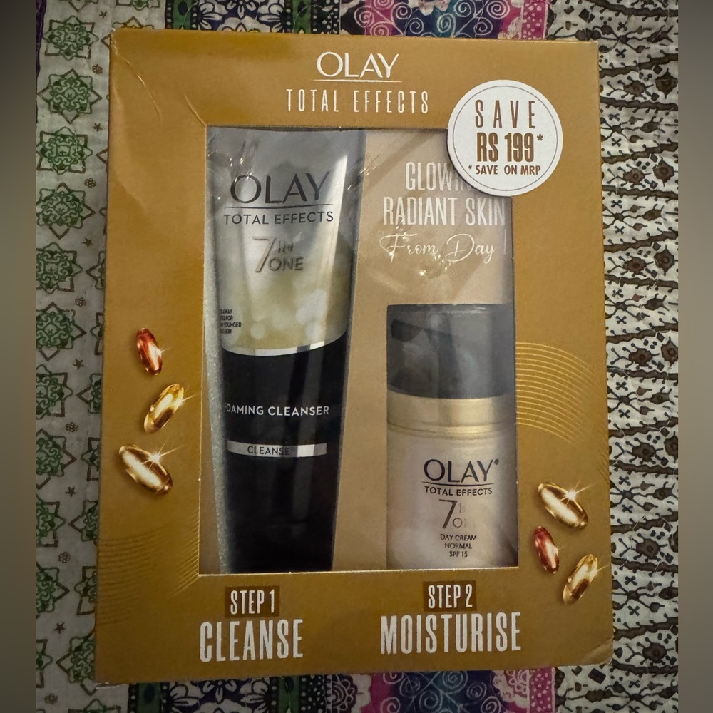 Olay Total Effects Skincare Set - Black and Cream